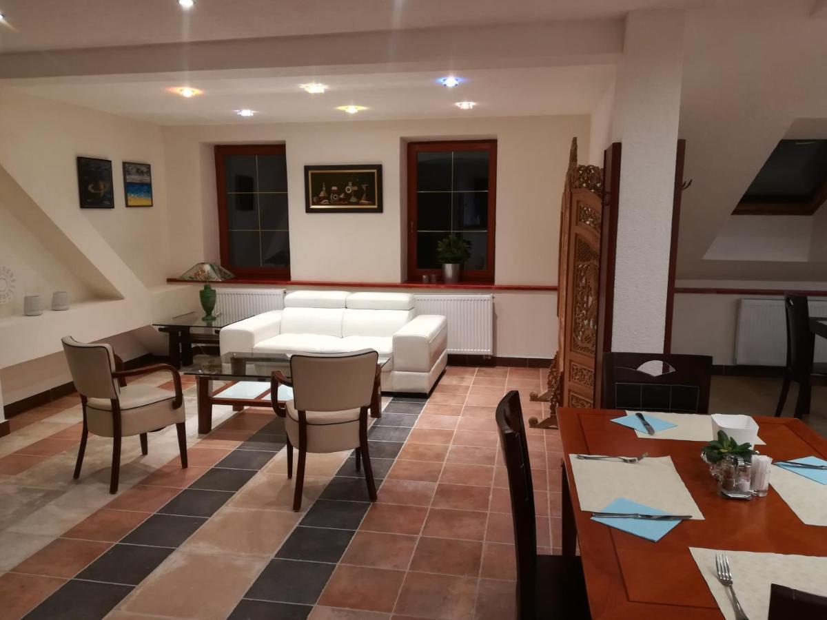Hotel Na Kafkové 3*